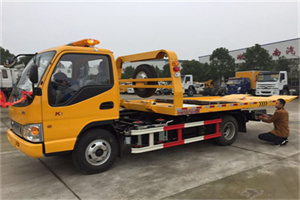 上街哪里有拖车服务